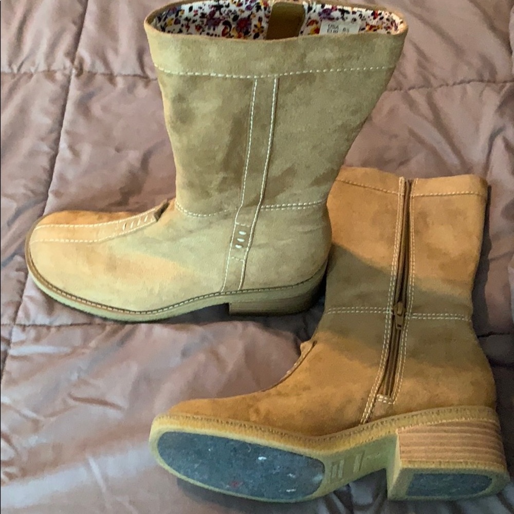 Tan suede boots